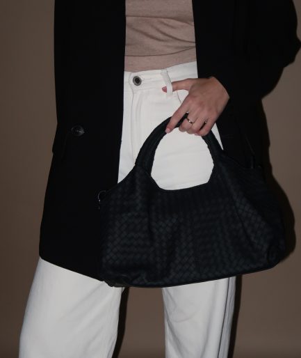 תיק צד שחור קלוע