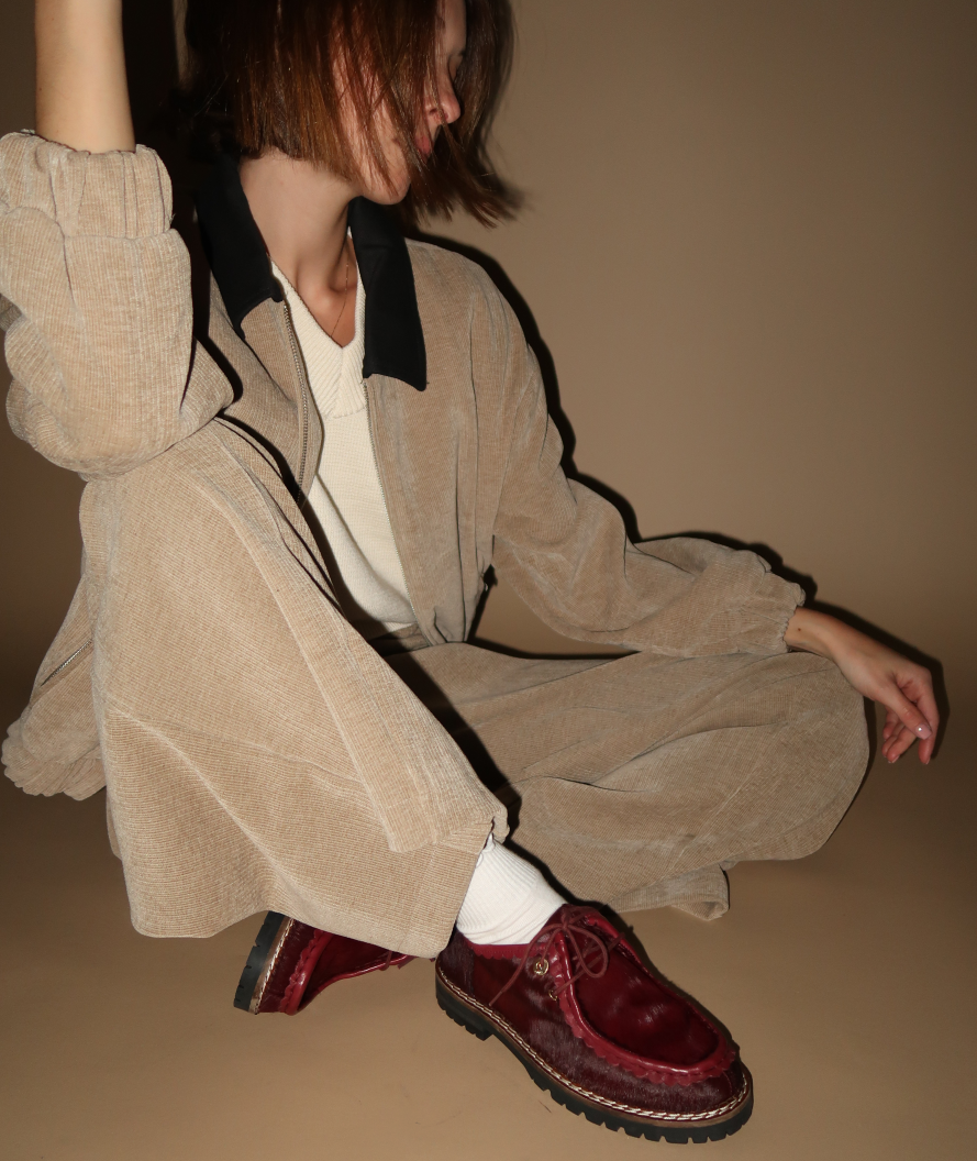 Nika Bordo Pony