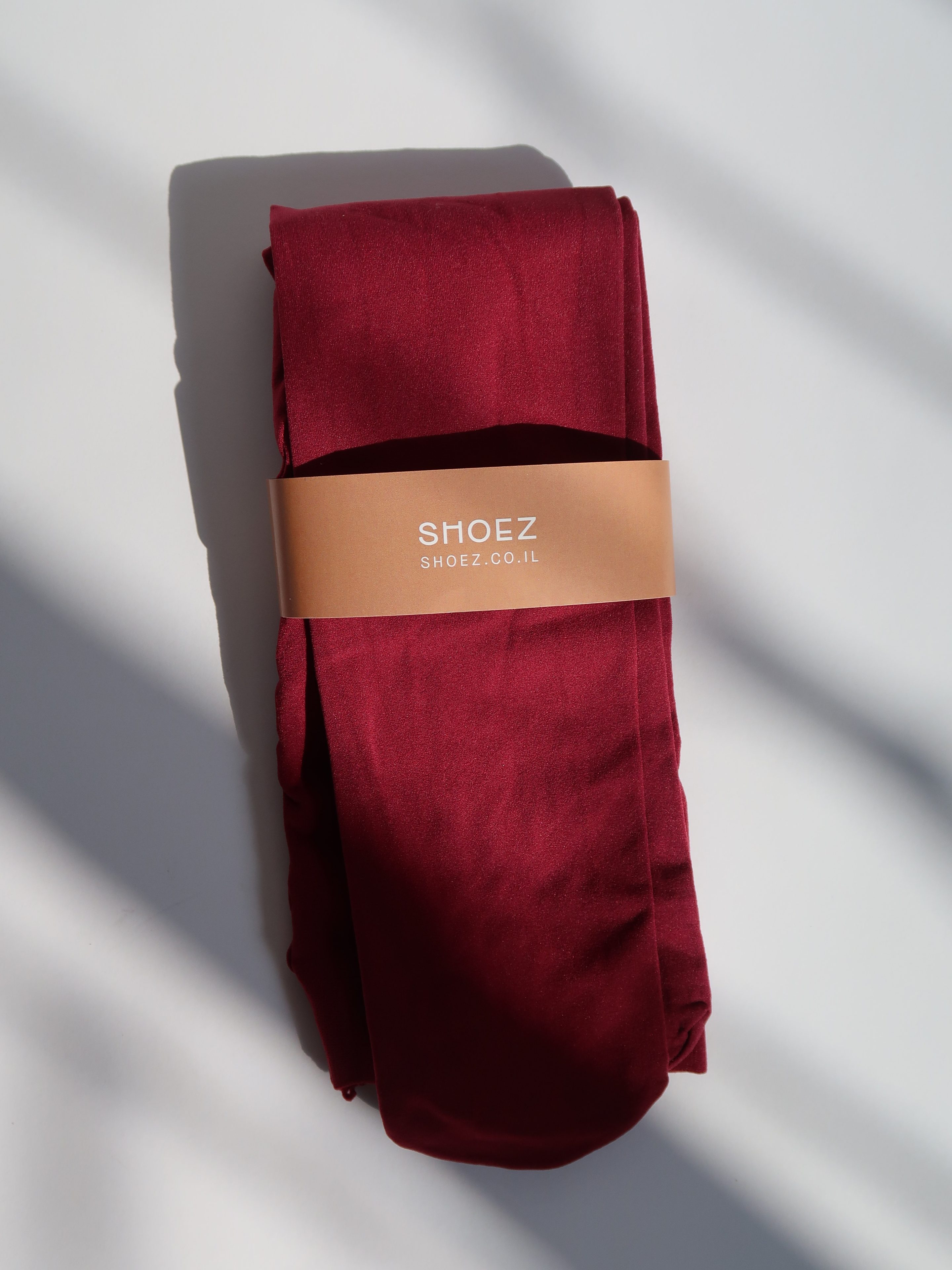 גרביונים בורדו