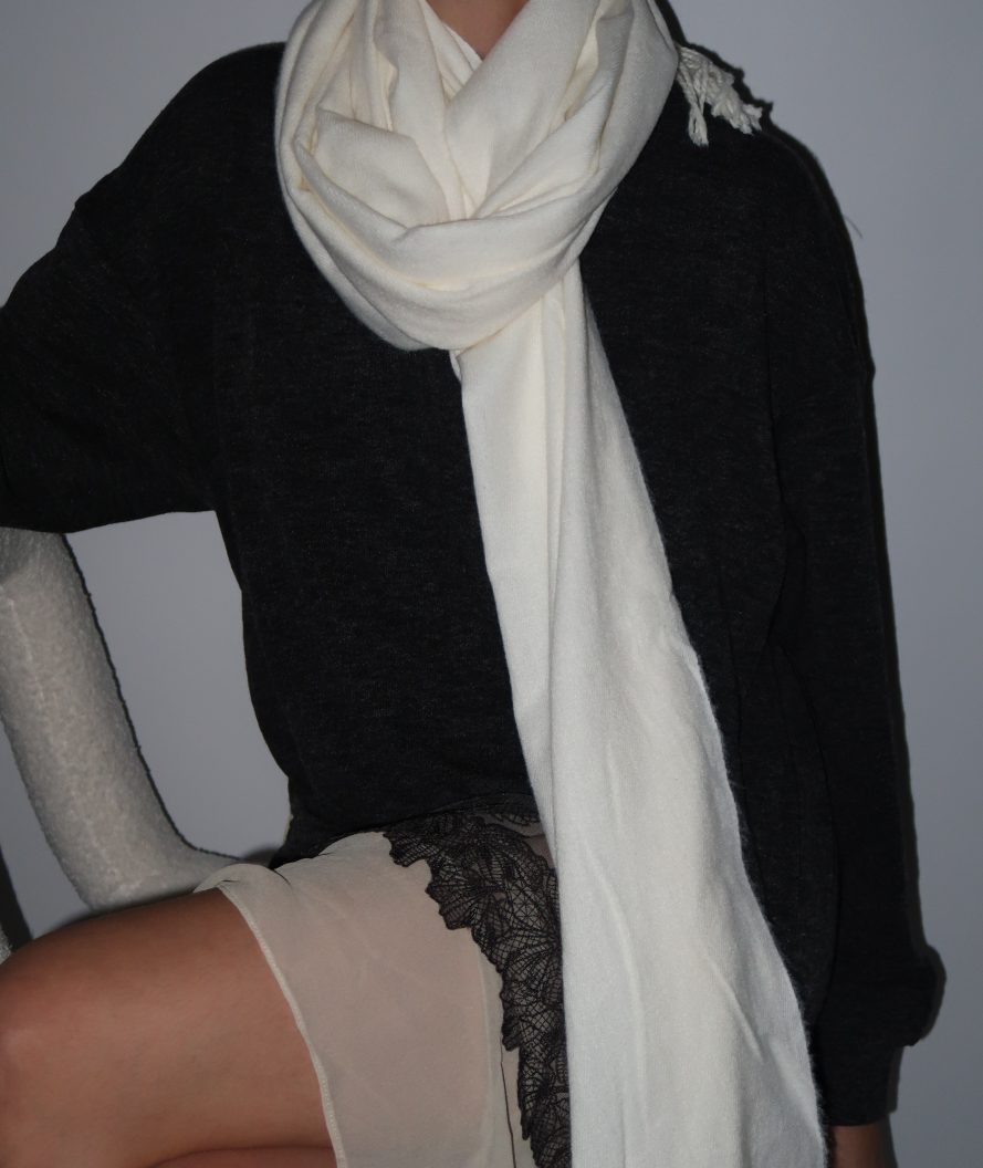 צעיף קרם חלק