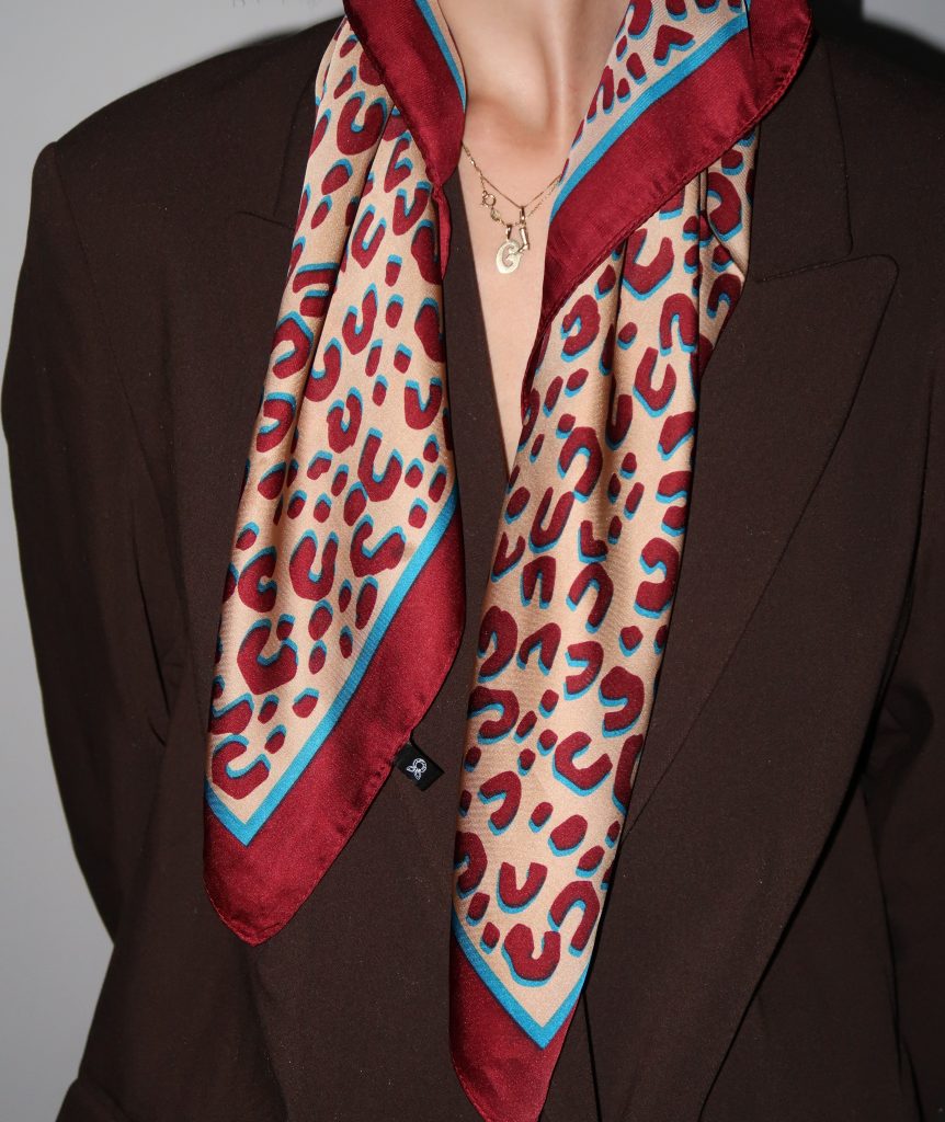 מטפחת מנומרת בורדו